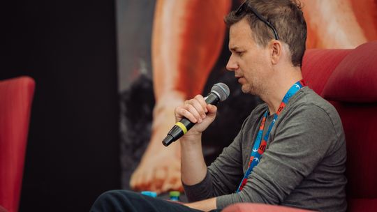 Czwarty dzień Festiwalu FAMA. John Porter wypełnił Halę Basenu Północnego