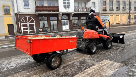 Marznący deszcz nad regionem. IMGW znowu ostrzega przed gołoledzią
