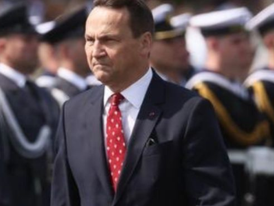 Bezkonkurencyjny jak Radosław Sikorski. Nikt się do niego nie zbliżył Bezkonkurencyjny jak Radosław Sikorski. Nikt się do niego nie zbliżył