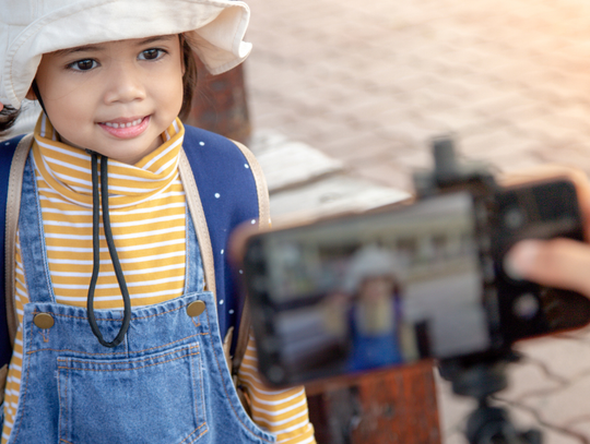 Chce ochrony dzieci przed wrzucaniem ich zdjęć do internetu Chce ochrony dzieci przed wrzucaniem ich zdjęć do internetu
