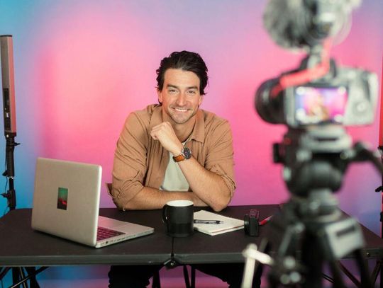 Dlaczego ludzie zostają influencerami? Pierwsze takie badanie w Polsce Dlaczego ludzie zostają influencerami? Pierwsze takie badanie w Polsce