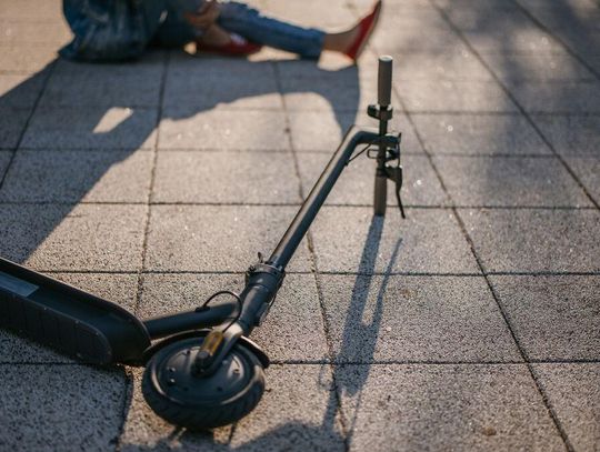 E-hulajnogi opanowały Polskę. Jest ofiara śmiertelna tej mody