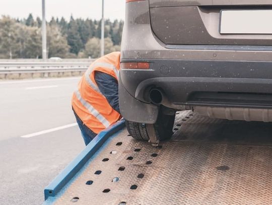 Ile kosztuje odholowanie auta? Pojawiły się też stawki za hulajnogi