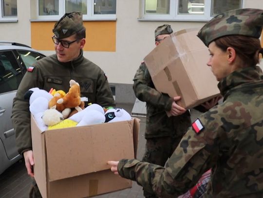 Mali pacjenci otrzymali podarunki. Kolejna akcja mrzeżyńskich wojskowych