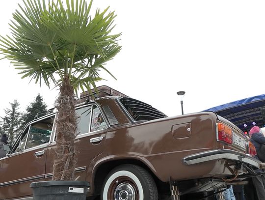 Mieszkańcy Nowogardu grają z WOŚP. Wspólny polonez na Placu Wolności