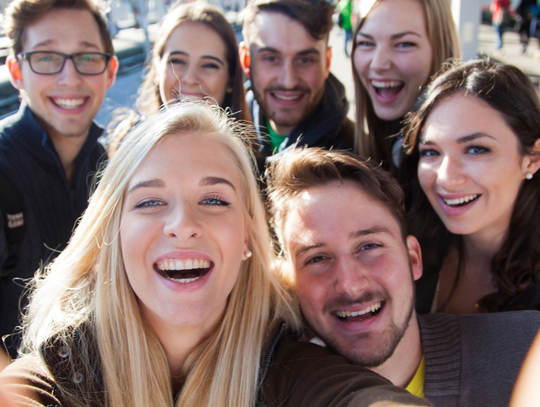 Młodzieżowe Słowo Roku 2025. Było już w języku przestępczym Młodzieżowe Słowo Roku 2025. Było już w języku przestępczym