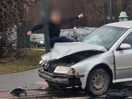 Najpierw pił, potem bił… własny samochód, którym spowodował wypadek [ZDJĘCIA]