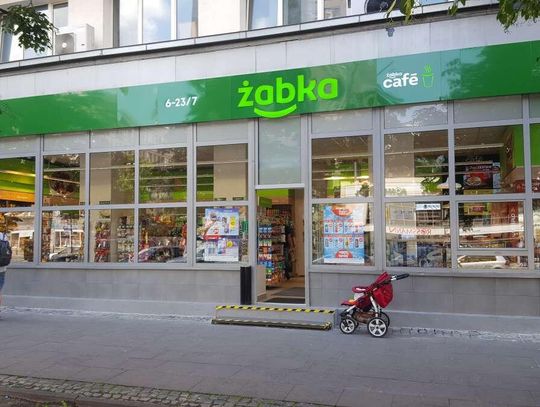 Oddasz w Żabce butelkę, dostaniesz kaucję i punkty aplikacji Żappka Oddasz w Żabce butelkę, dostaniesz kaucję i punkty aplikacji Żappka