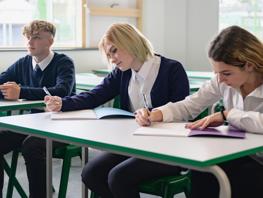 Ósmoklasiści i maturzyści nie muszą się bać zmian w ortografii Ósmoklasiści i maturzyści nie muszą się bać zmian w ortografii