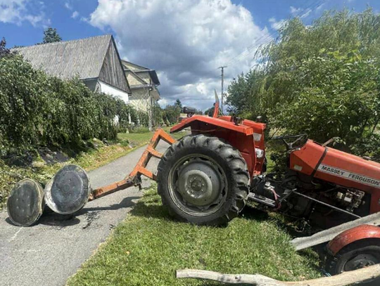 Pijany traktorzysta za kółkiem. Rekordowa ilość alkoholu w organizmie.