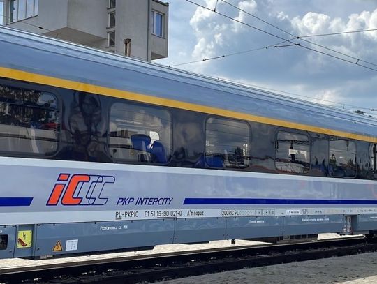 PKP Intercity zawiesza przesyłki konduktorskie. Reakcja na akty dywersji na torach PKP Intercity zawiesza przesyłki konduktorskie. Reakcja na akty dywersji na torach