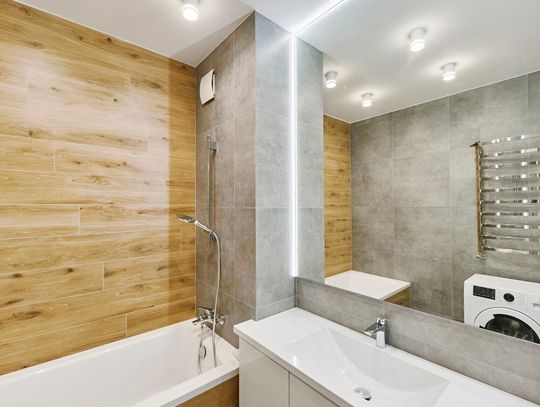 Plafony łazienkowe jako połączenie funkcjonalności i designu