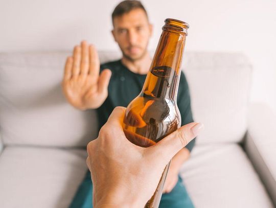 Polak zaczął pić inaczej. Już nie upija się w trupa Polak zaczął pić inaczej. Już nie upija się w trupa