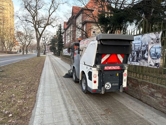 Setki ton piasku po zimie. Teraz czas zrobić z tym porządek