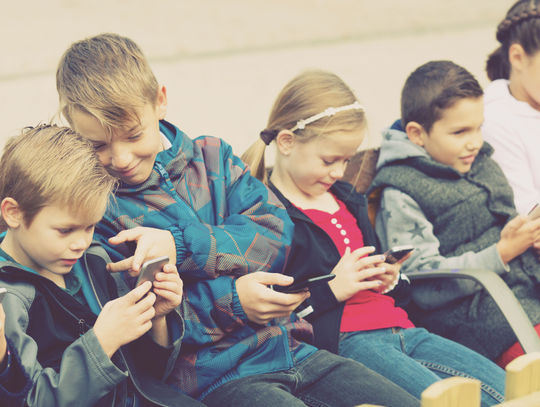 Social media dozwolone od lat 16. Cyberprzemoc wobec dzieci Social media dozwolone od lat 16. Cyberprzemoc wobec dzieci