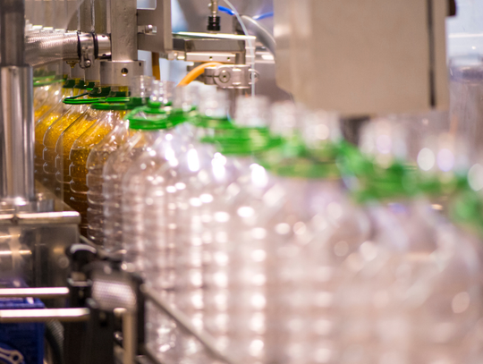 Teraz do sklepów trafi więcej opakowań ze znakiem kaucyjnym