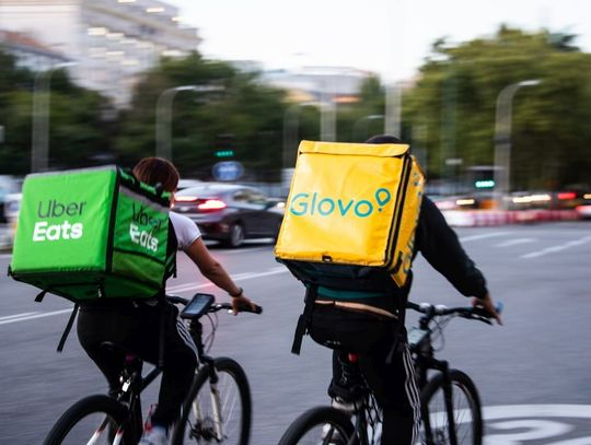 Uber Eats i Glovo pod lupą UOKiK po skargach klientów