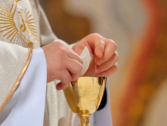 Wierni oburzeni. Dostali od księdza trzy koperty i mają je wypełnić