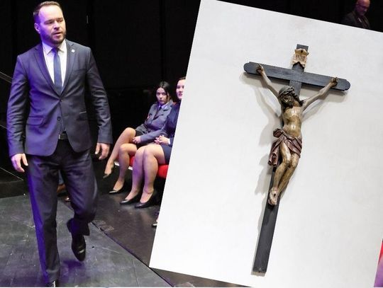 Wojewoda mógł zdjąć krzyż ze ściany. Ważny wyrok sądu Wojewoda mógł zdjąć krzyż ze ściany. Ważny wyrok sądu