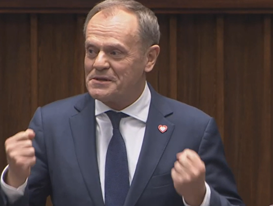 Wzrosło poparcie dla rządu. Duży skok. Mniej głosów na NIE Wzrosło poparcie dla rządu. Duży skok. Mniej głosów na NIE