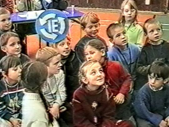 Z archiwum telewizji – Szkoła Podstawowa nr 6 – 17.12.2002.
