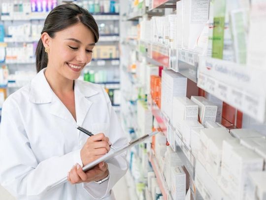 Z brudną, zużytą butelką do apteki. Farmaceuci: to wielkie nieporozumienie Z brudną, zużytą butelką do apteki. Farmaceuci: to wielkie nieporozumienie