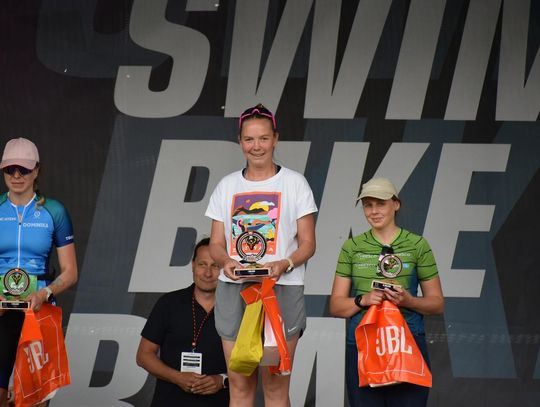 Złoto dla Aleksandry Andryszak ze Świnoujścia podczas startów JBL Triathlon Sieraków 2025