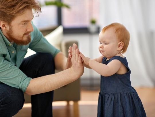 Znaczenie dotyku w rozwoju emocjonalnym niemowlaka
