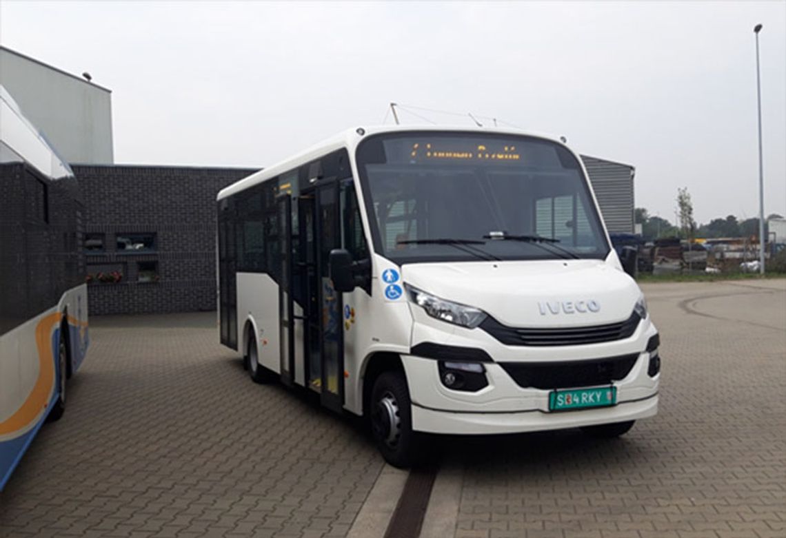 Mini autobus IVECO na ulicach Świnoujścia