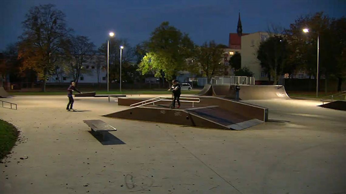 Skatepark wreszcie oświetlony. Można szaleć do woli