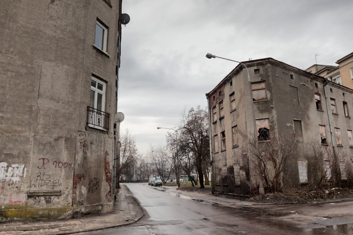 W Polsce brakuje milionów mieszkań. Grubo ponad milion to pustostany