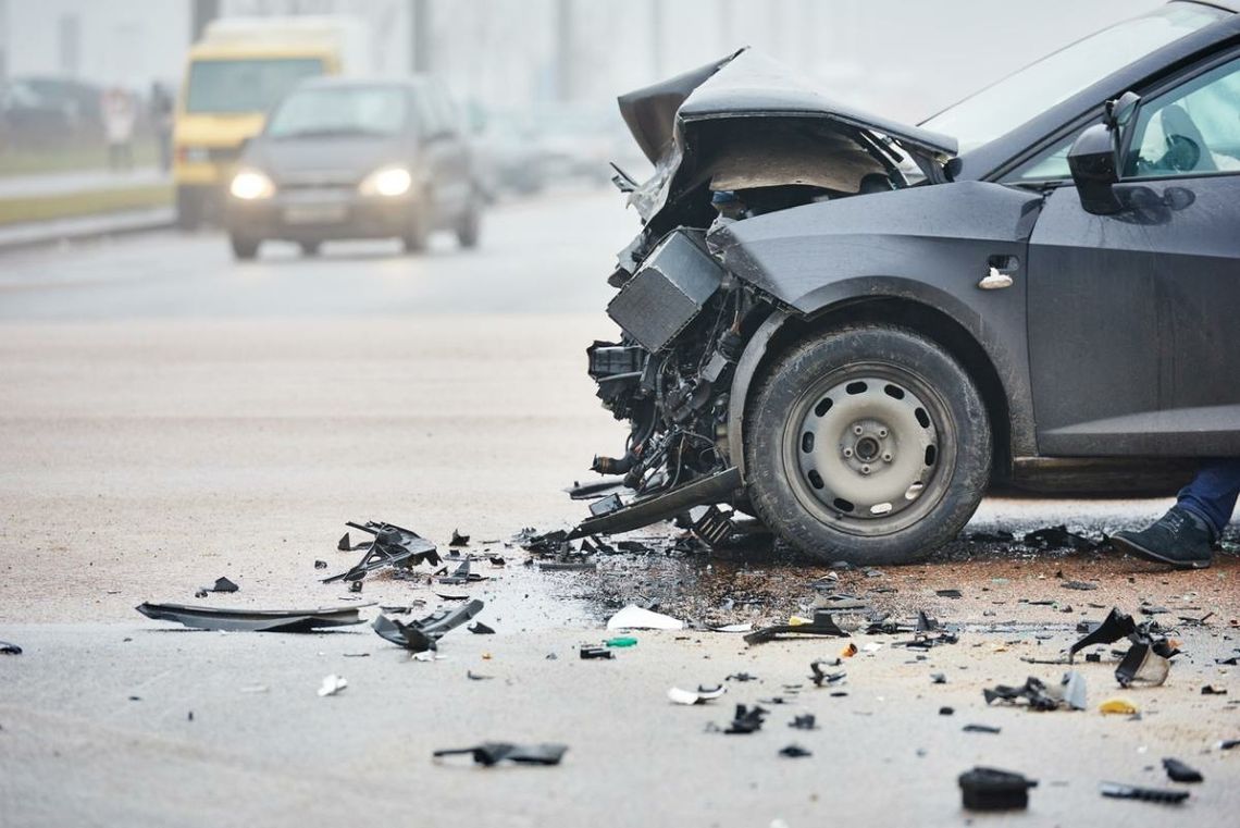 Żona zastępcy komendanta policji wjechała w autobus i...