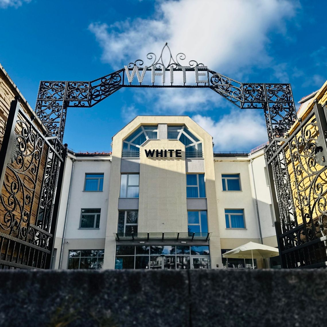 Hotel White Hotel White